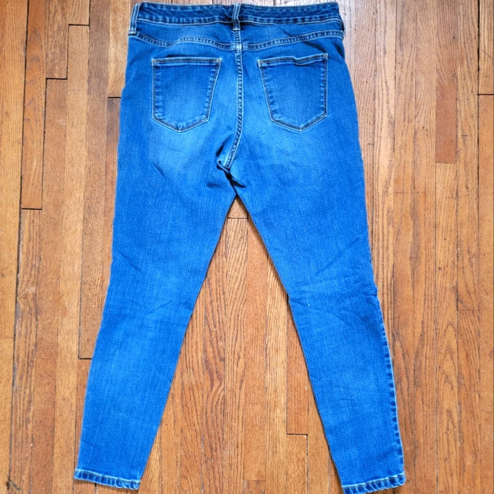 Universal Thread Mid Rise Jeggings - Picture 2 of 11